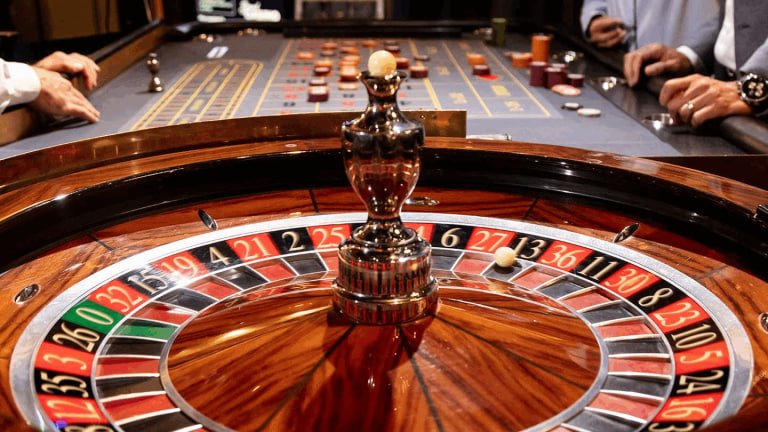 Pengguna bermain berbagai hiburan casino dan sports dengan akses mudah di situs kumbang4d